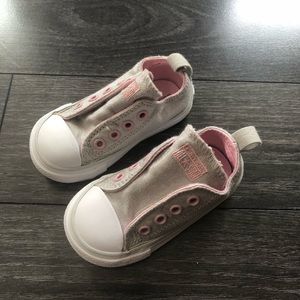 Size 5 toddler converse